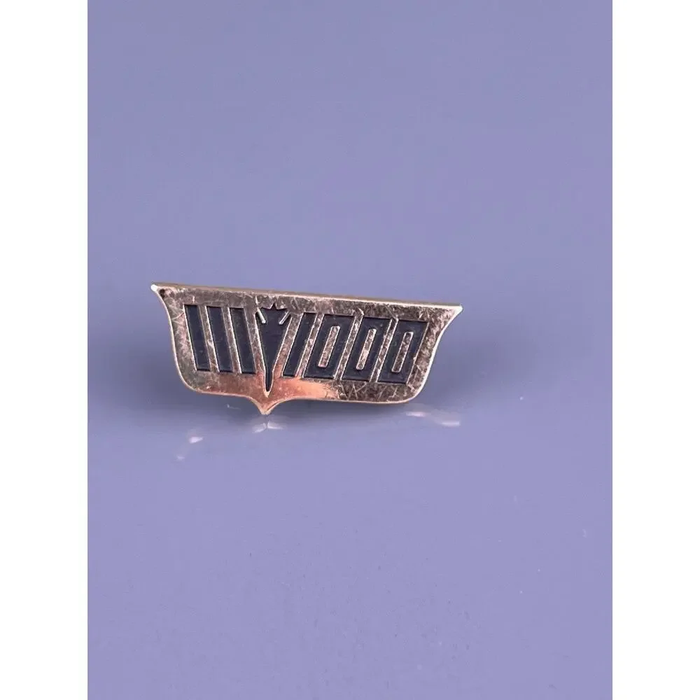 F-111 Aardvark 1000 Flight Hours Gold Filled Tie Tack Lapel Pin Aircraft Jet VTG
